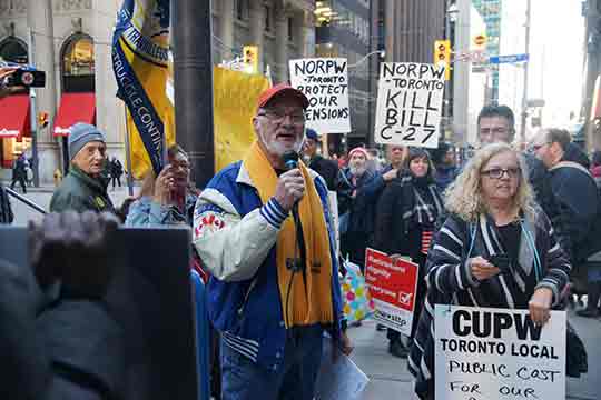 National Organization of Retired Postal Workers representative and Canadian Coalition for Retirement Security member, Peter Whitaker, at the November 28 event in Toronto.
